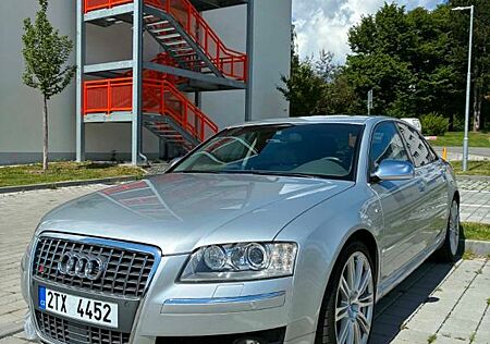 Audi S8 5.2 V10 tiptronic quattro