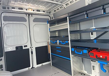 Citroën Jumper 33 L2H2 BlueHDi 140 Sortimoladeraumausbau