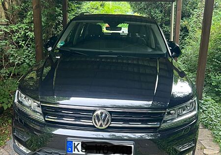 VW Tiguan Volkswagen 2.0 TDI SCR DSG BMT 4MOTION Comfortli...