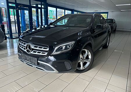 Mercedes-Benz GLA 200 *LEDER-AHK-LED-AUT*