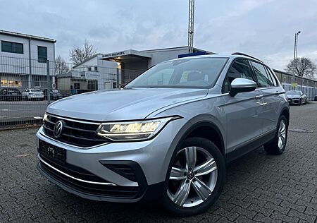 VW Tiguan Volkswagen Life 4Motion