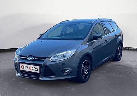 Ford Focus Turnier Titanium Navi Kamera Leder