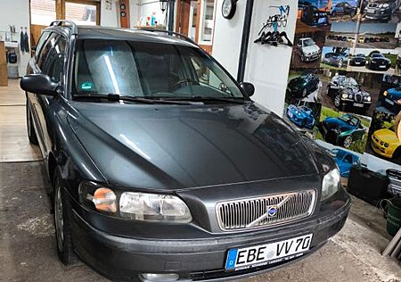 Volvo V70 II 2.4T Premium TÜV NEU
