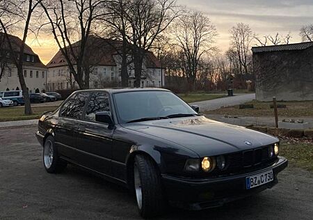 BMW 730i E32