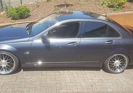 Mercedes-Benz C 180 CGI BlueEFFICIENCY Autom. -
