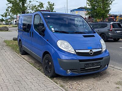 Opel Vivaro// 5 Sitzer // 2.5 CDTI //