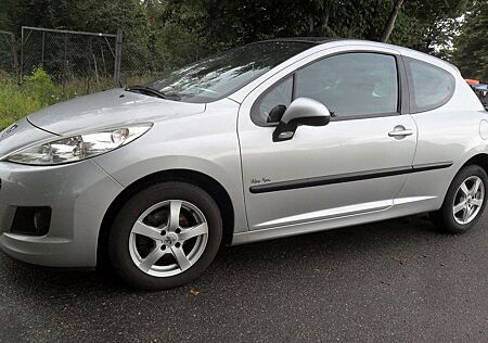 Peugeot 207 Urban Move Panoramadach/klima /Scheckheft