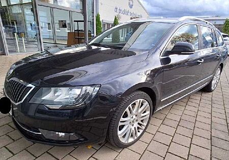 Skoda Superb Combi Elegance 4x4 St.Heizung