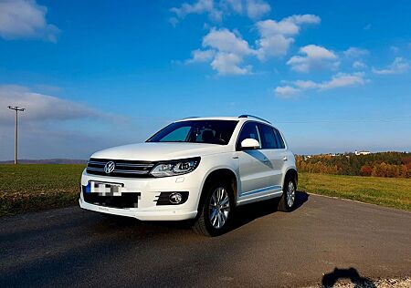 VW Tiguan Volkswagen R-Line 2.0 TDI 4Motion