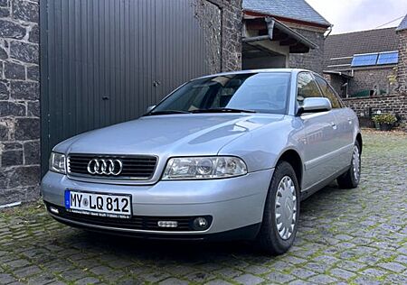 Audi A4 1.8 - Klima, 8-Fach bereift, Bluetooth