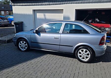 Opel Astra 1.6 Njoy