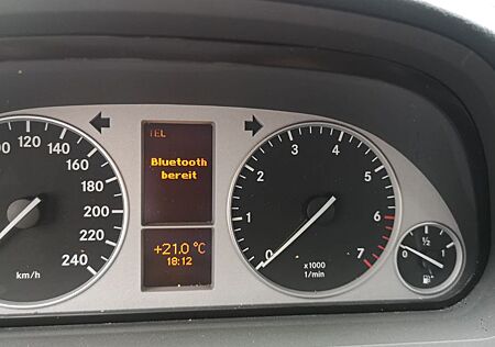 Mercedes-Benz B 200 -