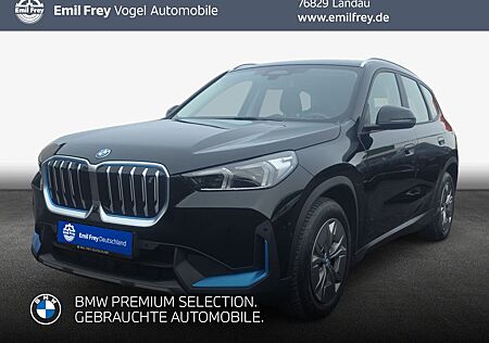 BMW iX1 xDrive30 Head-Up Display* AHK* LED* SHZ*