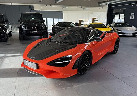McLaren 750S MSO Carbon Lift B&W Perform Track Cam.