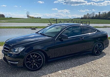 Mercedes-Benz 250 C Coupe Sport 7G-TRONIC