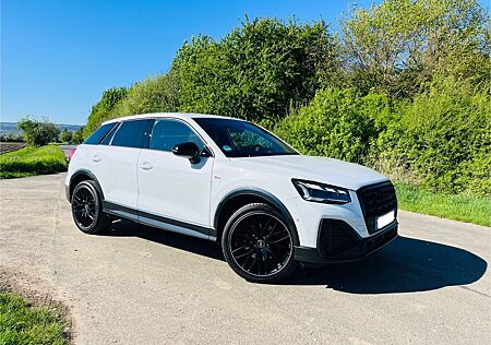 Audi Q2 Sline 35TFSI StHz/Matrix/AHK/Winterr/ACC/GAR.