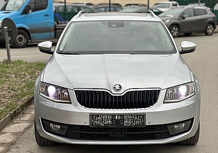 Skoda Octavia Combi Elegance*Xenon*Leder*4xSHZ*Pano*