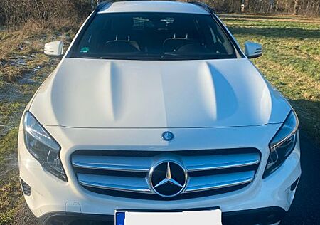 Mercedes-Benz GLA 200 TÜV+Inspektion neu, Klima, Navi, 1.Hd.