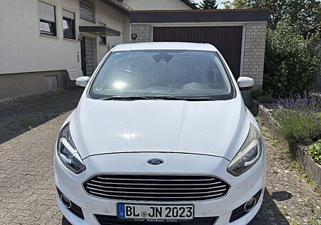 Ford S-Max 2,0 TDCi 132kW Vignale PowerShift Vignale