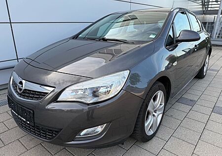 Opel Astra J Lim. Edition Stz.heizung*Klima*Tempomat