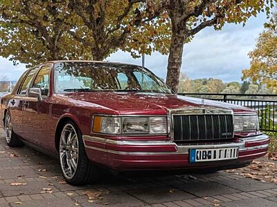Lincoln Town Car Signature Series
