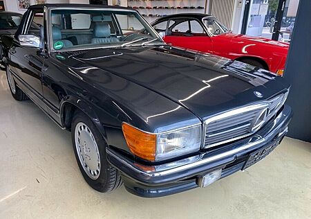 Mercedes-Benz SL 300 300 SL R 107