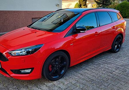 Ford Focus 1,5 EcoBoost 110kW ST-Line Black Turni...