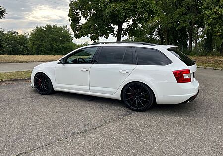 Skoda Octavia 2.0 TSI DSG RS Combi RS