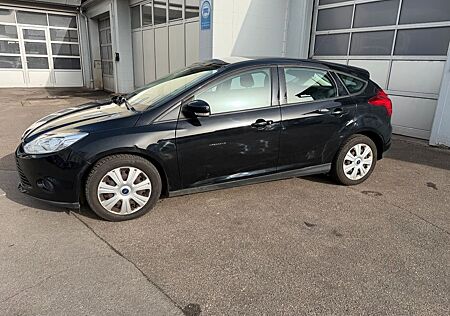Ford Focus Lim. Trend, Klima, Allwetter, NEUER MOTOR