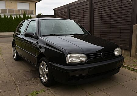 VW Golf Volkswagen 1.8 Avenue Schiebedach Auto Avenue TÜV neu