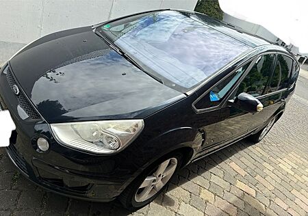 Ford S-Max 2,0 TDCi 103kW DPF Titanium Titanium