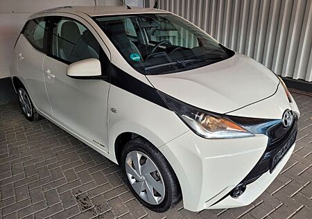 Toyota Aygo (X) Aygo -play