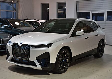 BMW iX 50 xDrive Sport 8-fach bereift