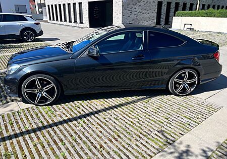 Mercedes-Benz 250 C250 AMG Sportpaket