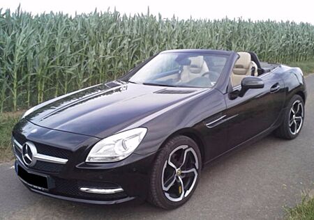 Mercedes-Benz SLK 200 BlueEFFICIENCY - PANO, AIRSCARF, Leder