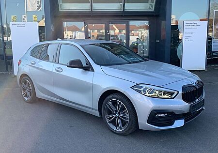 BMW 118i Sport Line mit Parkassist