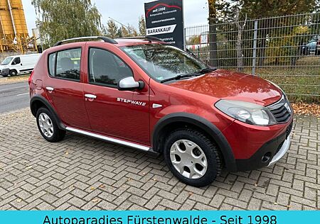 Dacia Sandero Laureate 1.6 Allwetter*Klima*Wenig Km