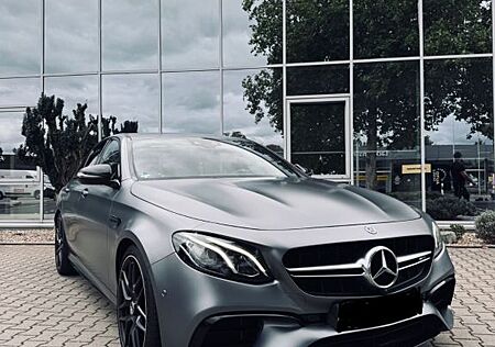 Mercedes-Benz E 63 AMG Mercedes-AMG E 63 S 4MATIC+ Autom. ...