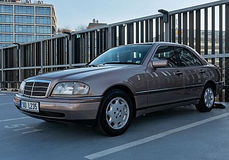 Mercedes-Benz C 200 ELEGANCE