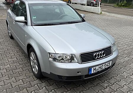 Audi A4 2.0 multitronic -