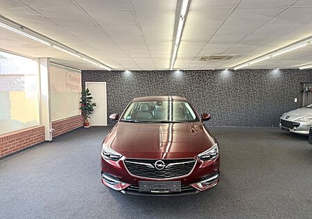 Opel Insignia B Grand Sport Innovation: Head-up. LED