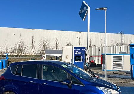 Ford B-Max 1,0 EcoBoost 92kW S/S SYNC Edition SYN...