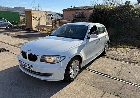 BMW 118i Sitzheizung , PDC, Klimaautomatik, TÜV,