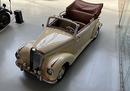 Mercedes-Benz 220 Cabrio B W187