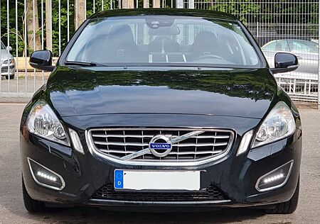 Volvo S60 D3 Momentum 2.0l 5-Zylinder