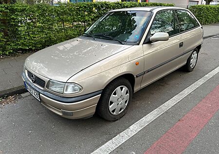 Opel Astra 1.4 - TÜV 2026 & Fahrbereit