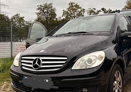 Mercedes-Benz B 170 -