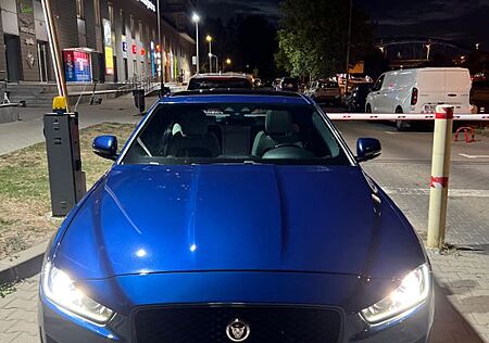 Jaguar XE S Automatik