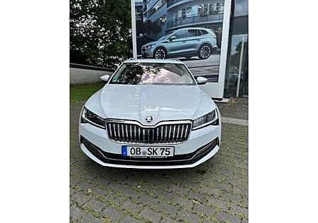 Skoda Superb Combi Style 2.0 TDI DSG 360°Navi*PTS*LED*