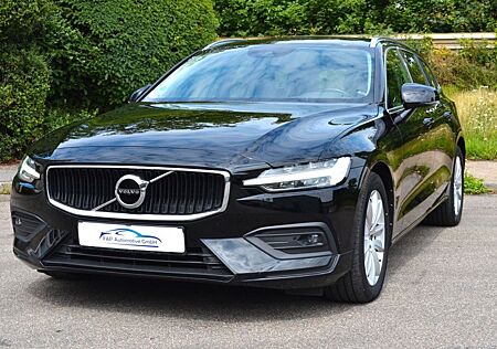 Volvo V60 Kombi Momentum Pro AWD ALLRAD Panorama